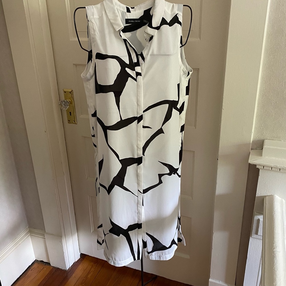 Ivanka Trump Long Tunic Size Large